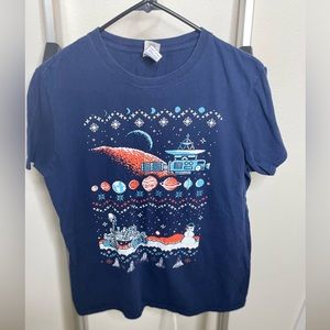 Christmas Robots Space Tee in great used condition